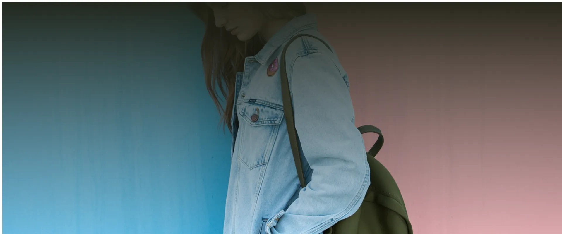 Wie finde ich bequeme und modische Kleidung für lange Reisen?